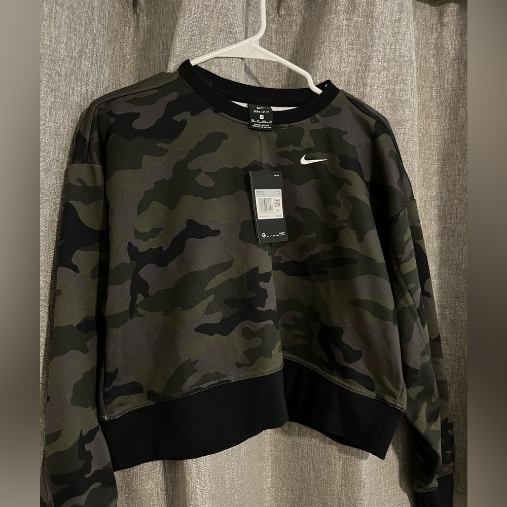 Nike Dri-FIT Camouflage Tee in Olive and Black
